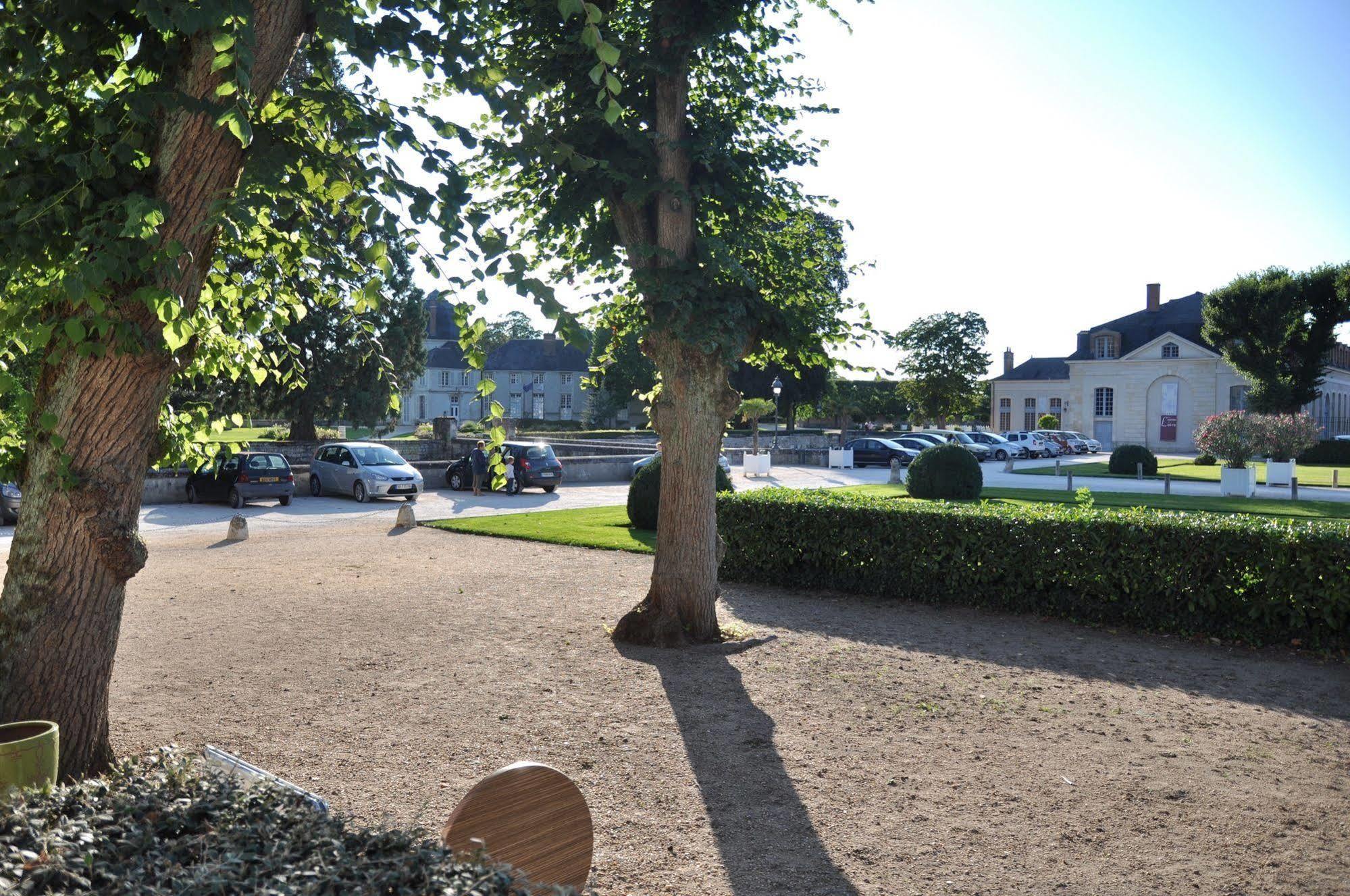 Hotel La Capitainerie Châteauneuf-sur-Loire Dış mekan fotoğraf
