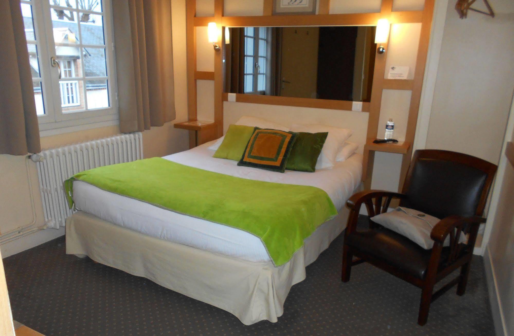 Hotel La Capitainerie Châteauneuf-sur-Loire Dış mekan fotoğraf